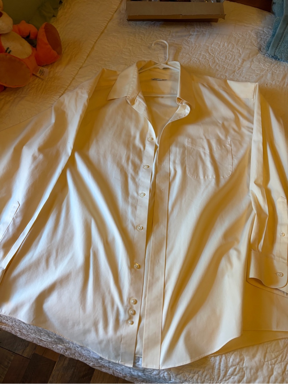 Joseph & Feiss Men's Cream Button-Down Dress Shirt